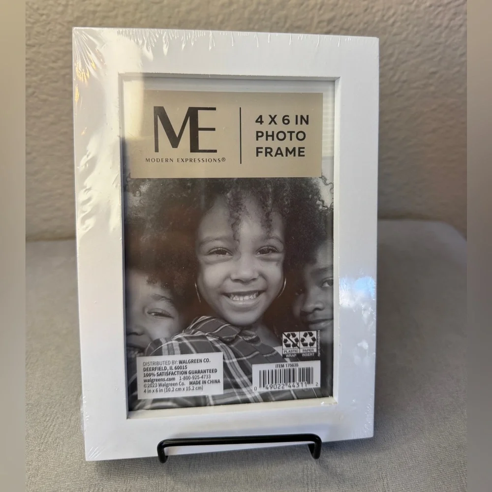 White Picture Frame, 4x6 in — Modern Expressions